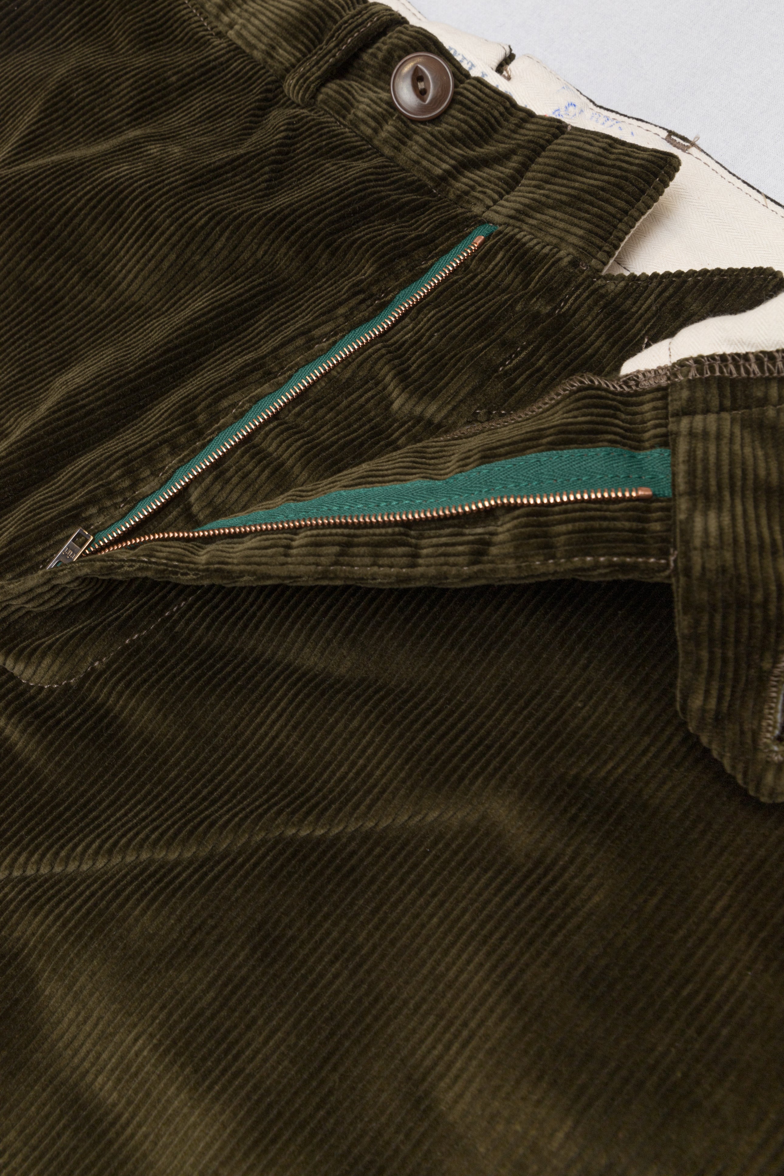 Trousers 122SN814 in Green Corduroy